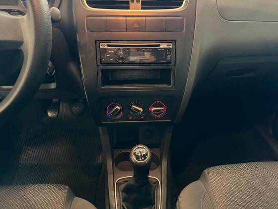 VOLKSWAGEN FOX 1.0 MI 8V FLEX 4P MANUAL VOLKSWAGEN FOX 1.0 MI 8V FLEX 4P MANUAL